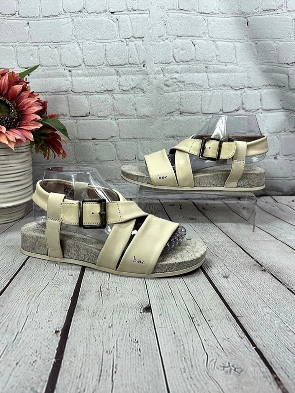 b.o.c Comfort Strappy Wedge Sandals in Cream US 9M